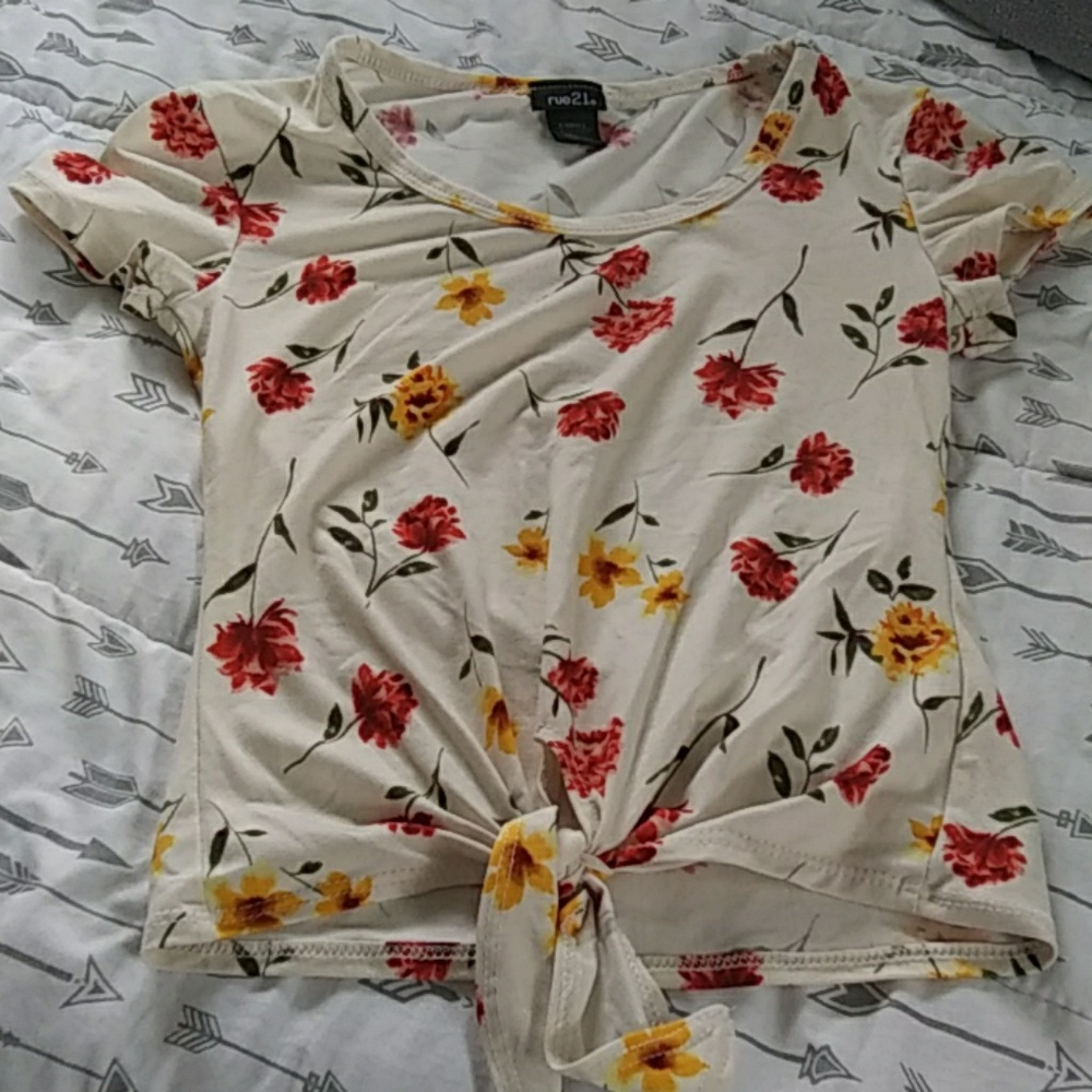 Shirt with flower pattern
